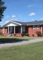 371 Highland Ave in Russell, KY - Building Photo