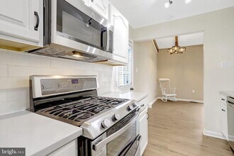 2800 Joseph Makell Ct in Alexandria, VA - Building Photo - Building Photo