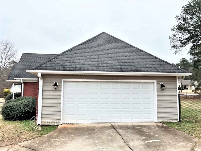 401 Stuarts Ln in Locust Grove, GA - Building Photo - Building Photo