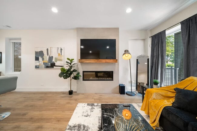 property at 2110 W Washington Blvd