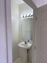 677 NW 42nd Ave in Plantation, FL - Building Photo - Building Photo