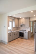 2493 Mount Joy Rd, Unit A in Manheim, PA - Building Photo - Building Photo