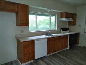 206 Hazelwood Ave in Pittsburgh, PA - Building Photo - Building Photo