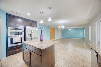 1333 Canyon Oaks Dr in Brandon, FL - Building Photo - Building Photo