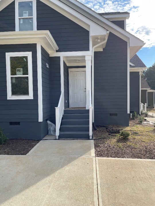 409 Sage Rd-Unit -B in Chapel Hill, NC - Foto de edificio