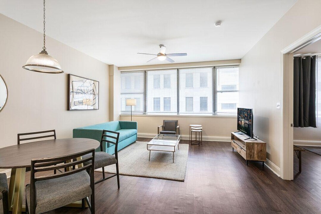 925 Common St in New Orleans, LA - Foto de edificio