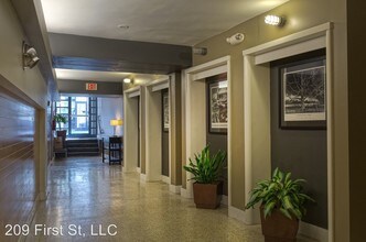 111 Kirk Ave SW in Roanoke, VA - Building Photo - Building Photo