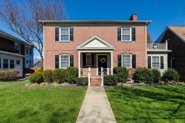 property at 4524 Fitzhugh Ave