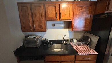 11 Highland Ave, Unit 14 in Somerville, MA - Building Photo - Building Photo
