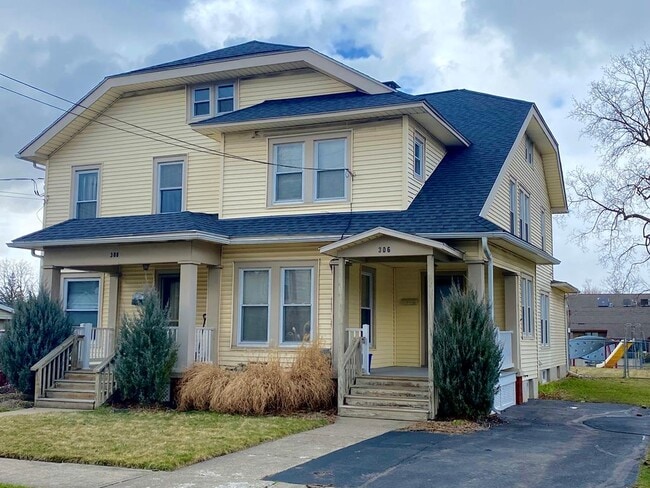 306 Steuben St in Horseheads, NY - Foto de edificio - Building Photo