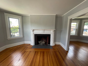 143 Irving Ave in Providence, RI - Foto de edificio - Building Photo