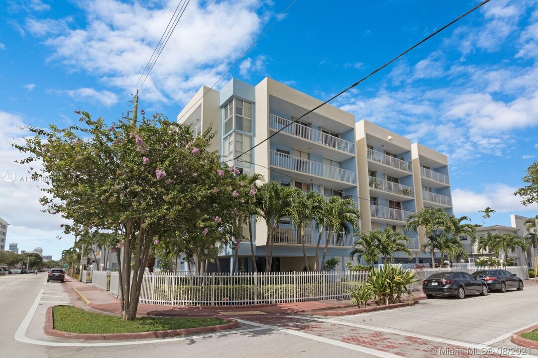 8340 Harding Ave in Miami Beach, FL - Building Photo