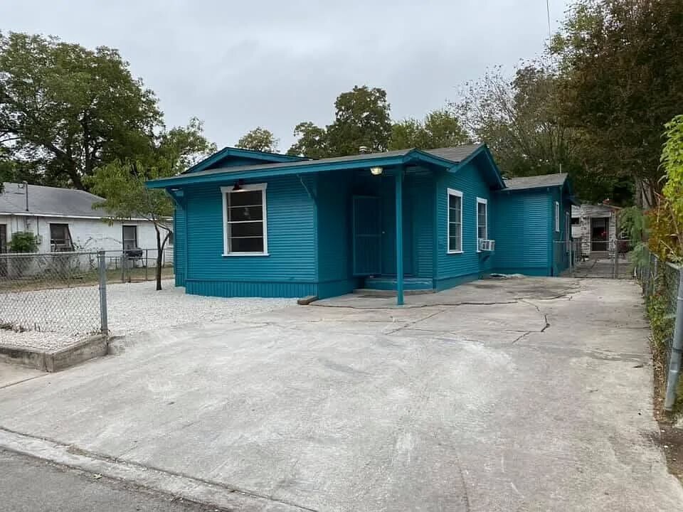 1035 Eldorado St in San Antonio, TX - Building Photo