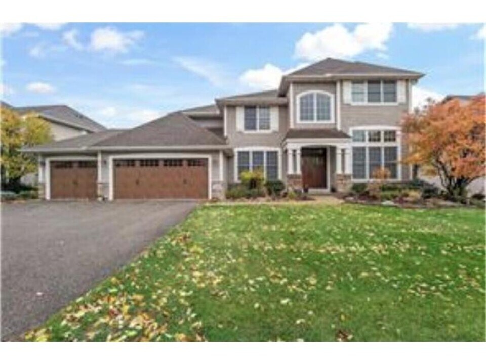 12424 Princeton Ave in Eden Prairie, MN - Building Photo