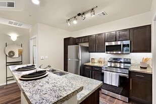 Cortland on the Loop in Tucson, AZ - Building Photo