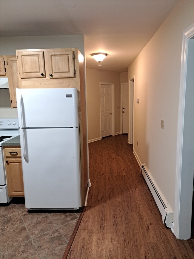 3229 7th Ave, Unit 2 Second Floor Apartment in Troy, NY - Foto de edificio - Building Photo