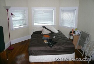 1725 Commonwealth Ave in Boston, MA - Building Photo - Building Photo