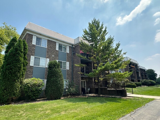 property at 1503 N Windsor Dr