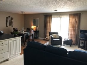 6588 Hearne Rd, Unit 32 in Cincinnati, OH - Building Photo - Building Photo