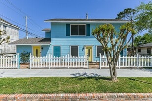 816 11th St in Galveston, TX - Building Photo