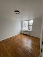 2407 Lake Shore Blvd W in Toronto, ON - Building Photo - Building Photo