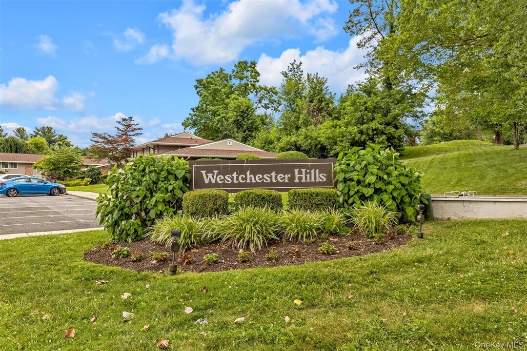 1513 Old Country Rd in Elmsford, NY - Building Photo