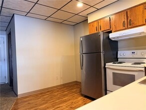 24 W Pike St, Unit 3 in Canonsburg, PA - Building Photo - Building Photo