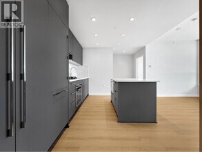 5380 Crooked Br Rd in Vancouver, BC - Building Photo - Building Photo