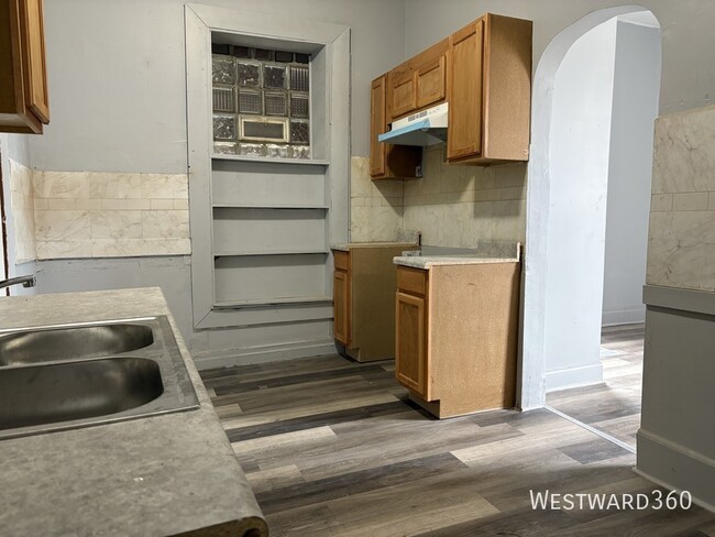 property at 7122 S Wentworth Ave