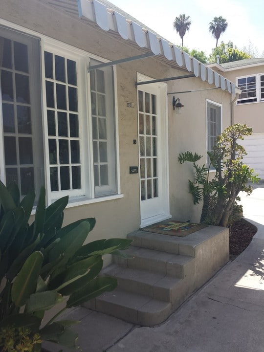 4014 Prospect Ave in Los Angeles, CA - Building Photo