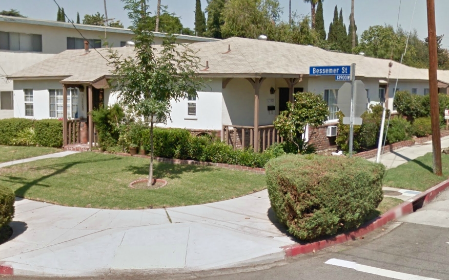 13901 Bessemer St in Van Nuys, CA - Building Photo