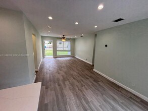 1426 Arthur St in Hollywood, FL - Building Photo - Building Photo