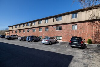 65 Log St in Manchester, NH - Building Photo - Building Photo