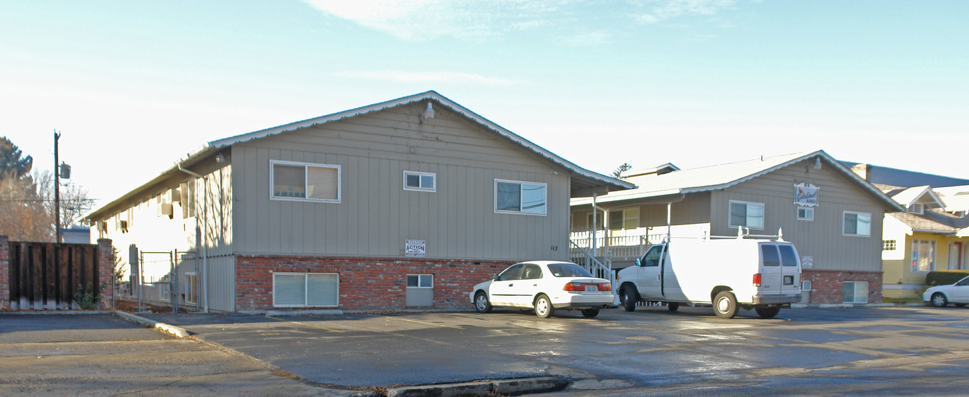 110-112 S 11th Ave in Yakima, WA - Building Photo