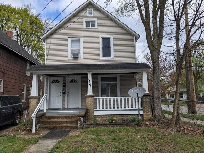 property at 1023 Washington Ave