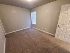 3209 Dortmund Dr in Bismarck, ND - Building Photo - Building Photo