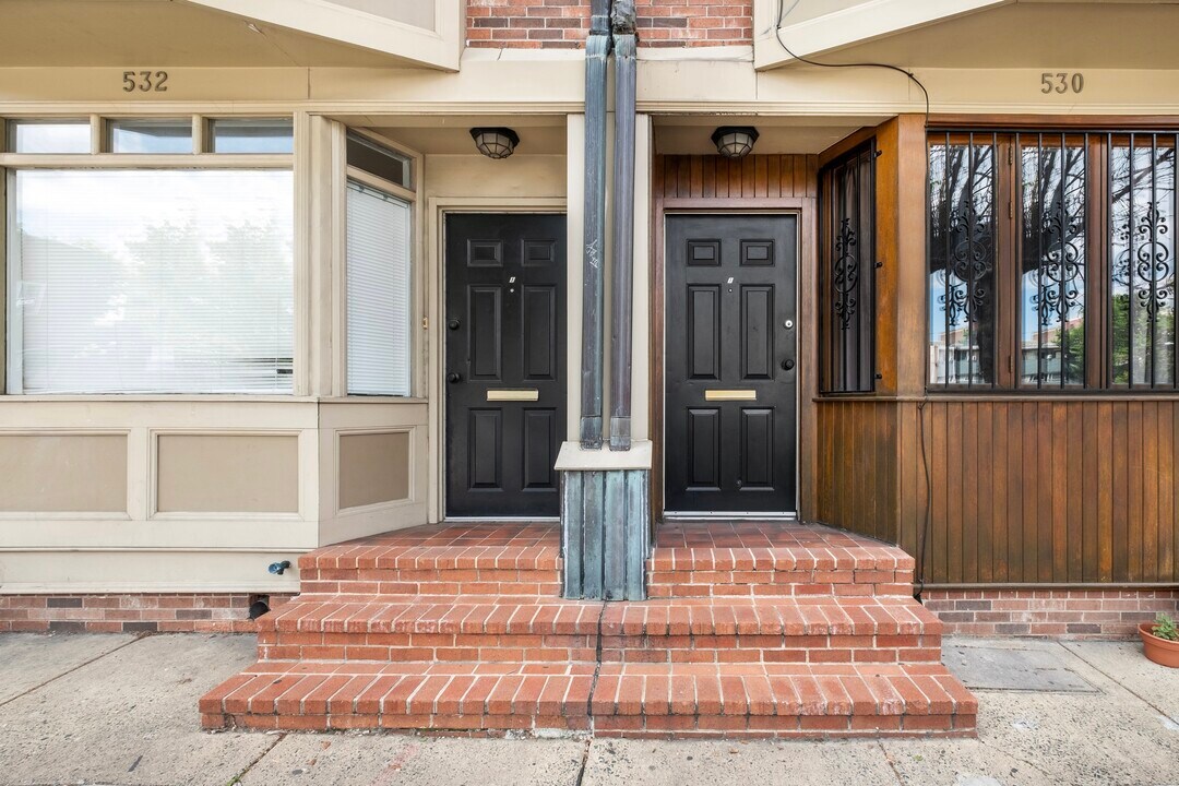 532 S 15th St, Unit A in Philadelphia, PA - Building Photo