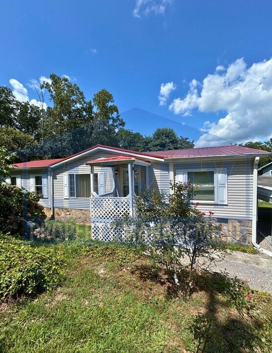 873 Bell Rd in Cleveland, TN - Building Photo