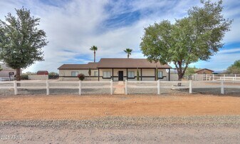 10692 E American Pride Dr in Queen Creek, AZ - Building Photo