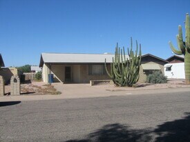 1446 S Palo Verde Dr in Apache Junction, AZ - Building Photo
