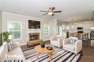 125 Holland Grove Dr in Dallas, GA - Foto de edificio - Building Photo