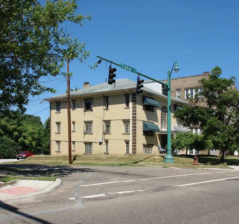 1803 Fulton Dr NW in Canton, OH - Building Photo