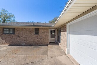 1331 Crestview Dr in Denison, TX - Building Photo - Building Photo