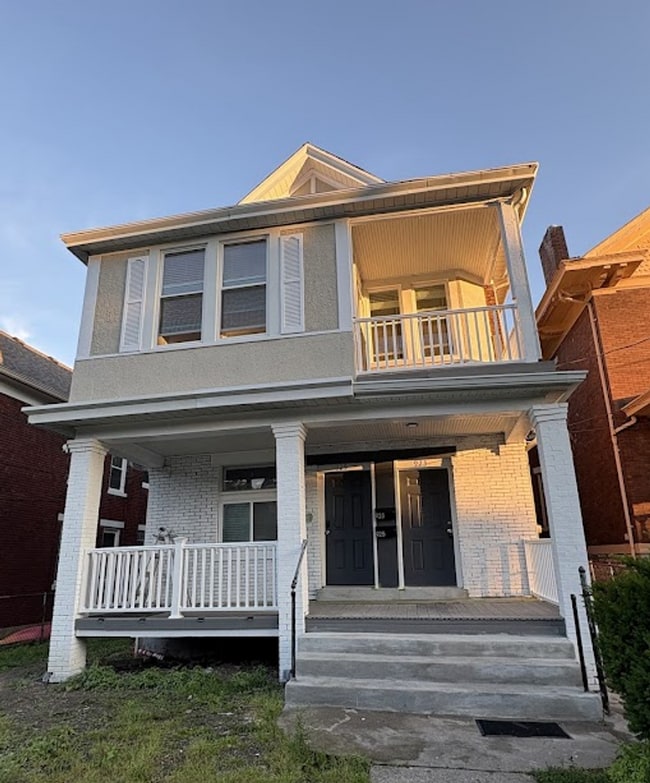 property at 923 Rogers Pl