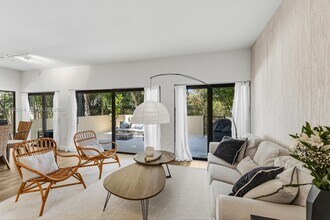 2400 Brickell Ave in Miami, FL - Building Photo - Building Photo