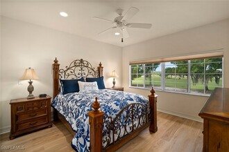9113 Michael Cir in Naples, FL - Foto de edificio - Building Photo