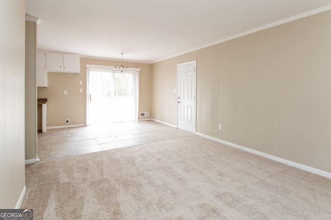 892 Oak Dr in Riverdale, GA - Building Photo - Building Photo