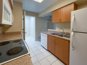 1500 Lake Shore Dr, Unit 204 in Waco, TX - Building Photo - Building Photo