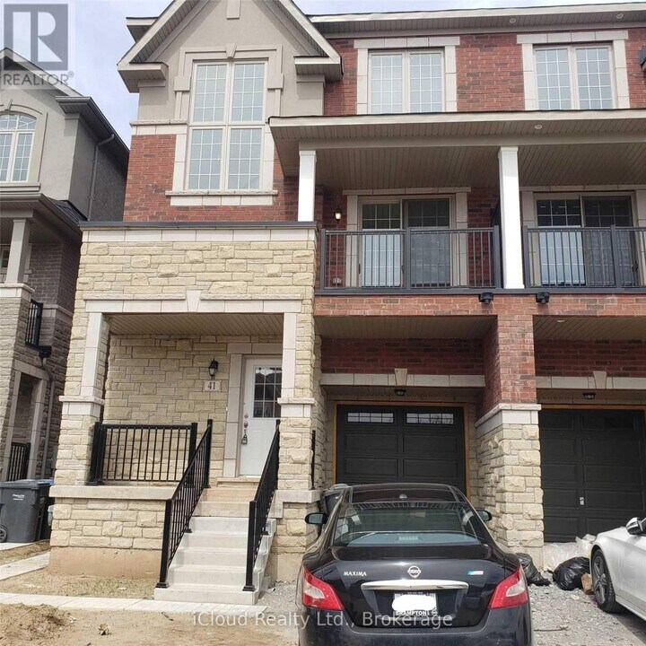 41 Allegro Dr in Brampton, ON - Building Photo