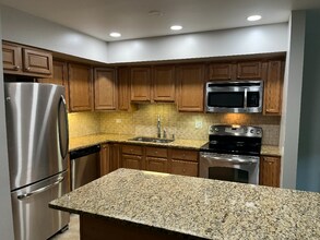 801 S Dwyer Ave in Arlington Heights, IL - Building Photo - Building Photo